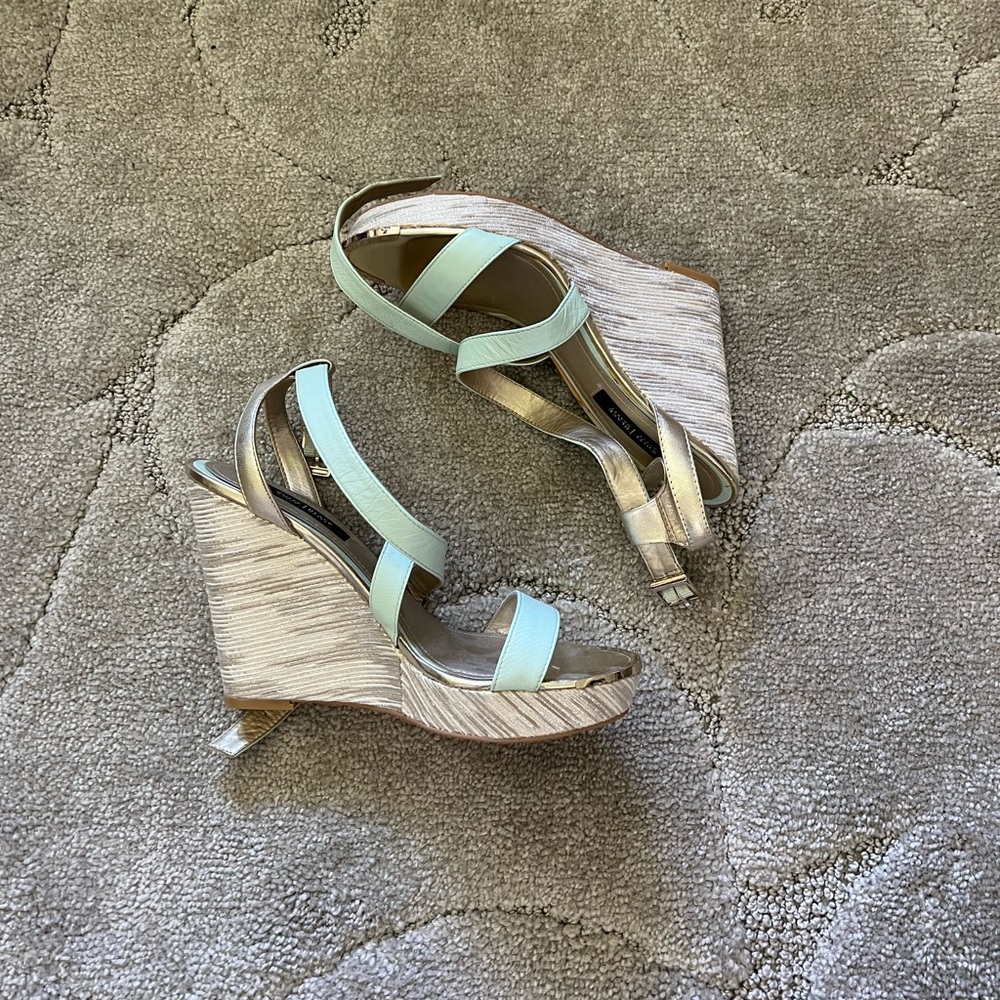 White House black market wedges